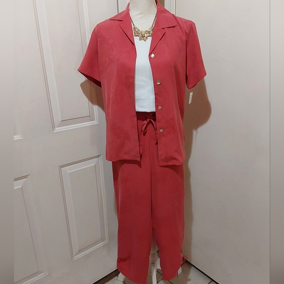 🌺 NWT Banana Bay 2 Piece Silk Shirt/Pants Set - Picture 1 of 16